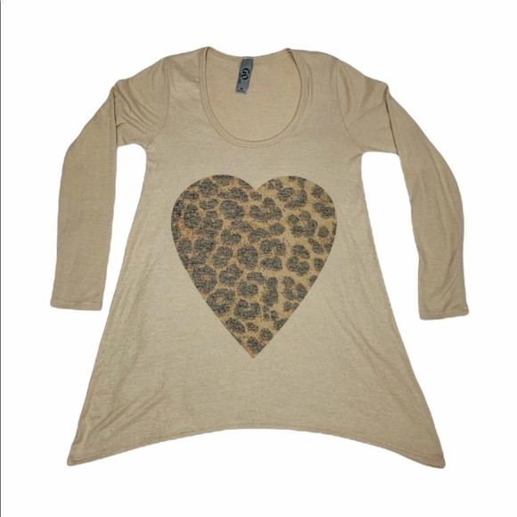Go Couture Long Sleeve Cheetah Heart Sweater - Picture 7 of 12